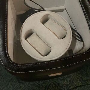 Elegant Brown Leather Watch Case